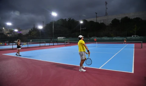 TENISCİLER ZAFER BAYRAMI İÇİN ORTAHISAR'DA BULUŞACAK