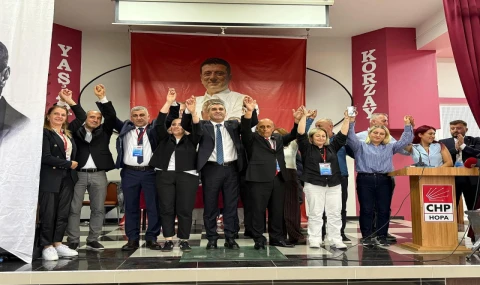 Hopa CHP'de Şükrü Aydemir güven tazeledi