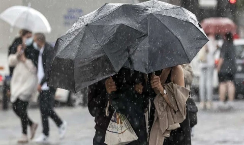 Meteoroloji İstanbulluları uyarıyor; Sağanak yağış var