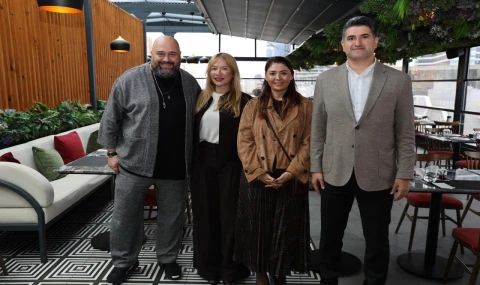 Gurme Somer Sivrioğlu, Ata Teras'a konuk oldu