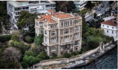 İstanbul Boğazı’nın en görkemli binası satışa çıkarıldı