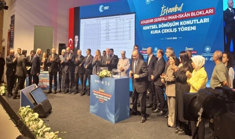 Murat Kurum: Ataşehir'de 1066 aileye bugün, deprem bölgesinde 350 bininci aileye bir hafta sonra ev teslim edeceğiz