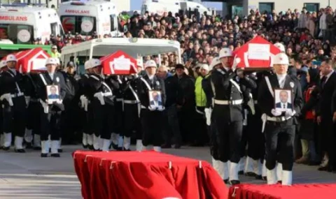 Yalova'da şehit edilen kahramanlar için hazin tören