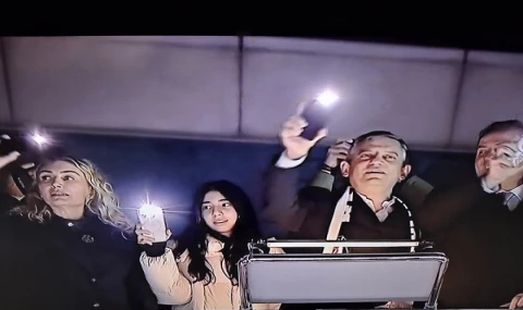 CHP Lideri Özel Beşiktaş'ta: Zaferimizi hazmedemediler