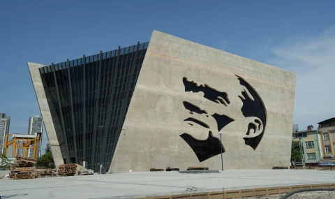 Hürriyet Yaşar yazdı...  ATATÜRK, “ÇIKMAZDAN KURTULUŞ DİL DEVRİMİ” DEDİ