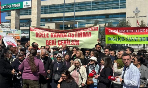 Köylüler AYM ve Danıştay önünde: Geç gelen adalet...