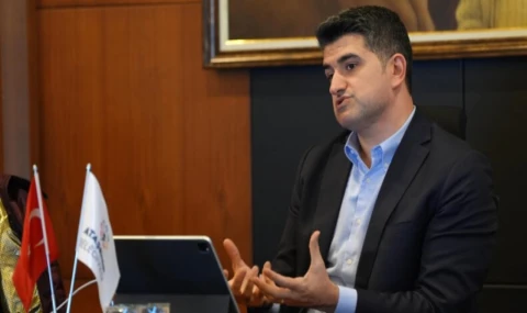 ONURSAL ADIGÜZEL GÖREVDEN UZAKLAŞTIRILDI