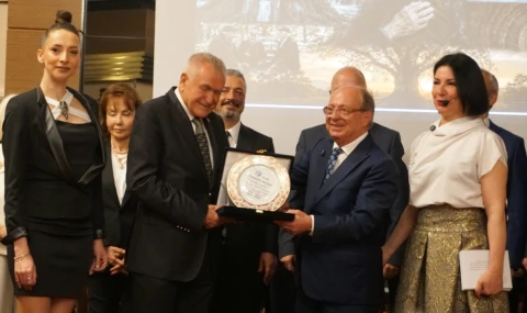 Ankara’da Yaşayan Çınarlara Vefa ve Şükran Belgesi…