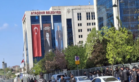 Ataşehir Kent Konseyi, Başkan Adıgüzel'in yanında