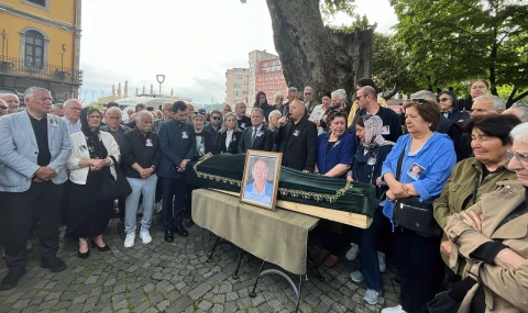 Trabzon'un sevilen siyasetçisi toprağa verildi