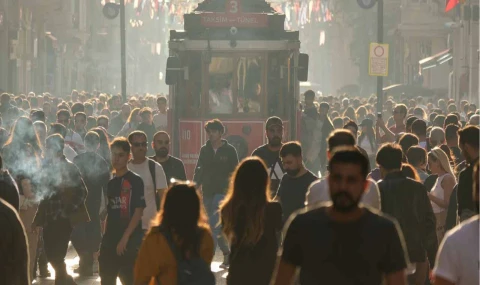 Nisan felaketler ayı: İşsizlikte patlama olmuş ama Bakanlar sevinç içinde