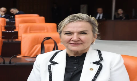 Sinyalini aylar önce vermişti... Nimet Özdemir AKP'de