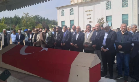 Emekli Ali Şekeroğlu toprakla buluştu