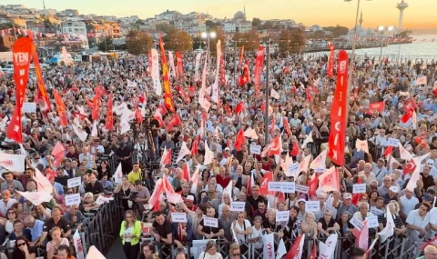 YENİ Parti  Üsküdar'da... Özgür Özel: Bize Sinemler, bize Ekremler yeter