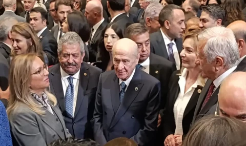 Meclis’in açılışına muhalefetsiz sönük resepsiyon