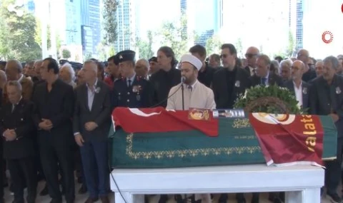 Sinemanın 'Altın Çocuğu' Arsoy toprağa verildi
